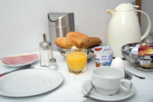 Majoituspaikassa Hotel Zur Traube saatavilla olevat aamiaisvaihtoehdot