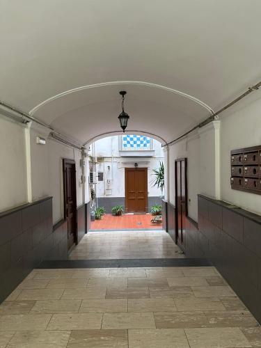 Bilocale a Chiaia vicino a Via dei Mille
