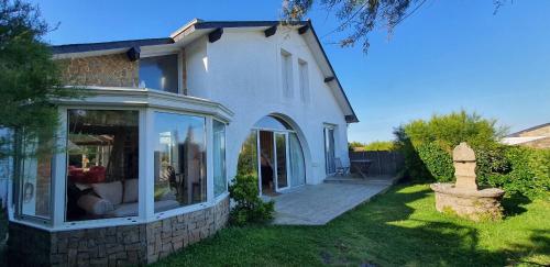 La villa les pieds dans leau