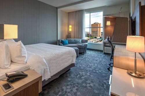 Courtyard by Marriott Kansas City Downtown/Convention Center Image