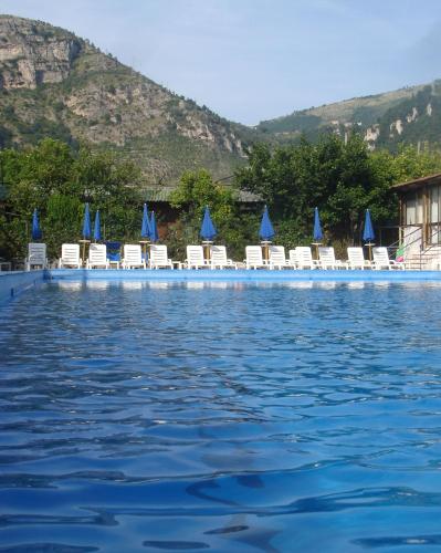 Γενική θέα στο βουνό ή θέα στο βουνό από  αυτό το κάμπινγκ