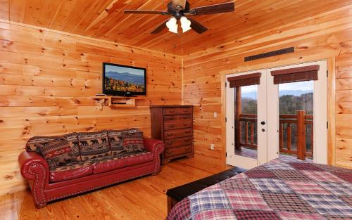 Una cama o camas en una habitación de Splash Mansion