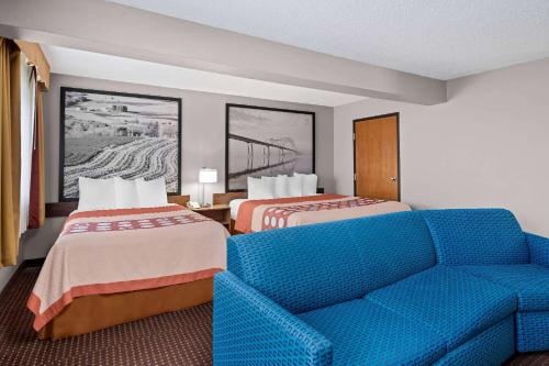 Katil atau katil-katil dalam bilik di Super 8 by Wyndham Waverly