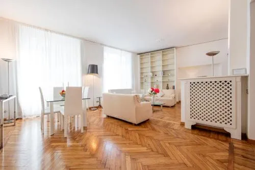 Heart Milan Apartments Duomo Castello photo 6