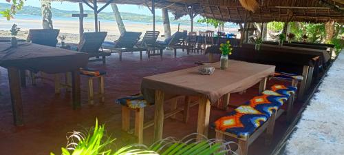 Restoran atau tempat lain untuk makan di Piscine bimoko
