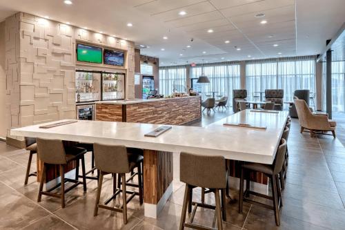 Posezení v ubytování Courtyard by Marriott Southington