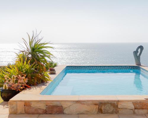 Bazén v ubytování Ocean View House nebo v jeho okolí