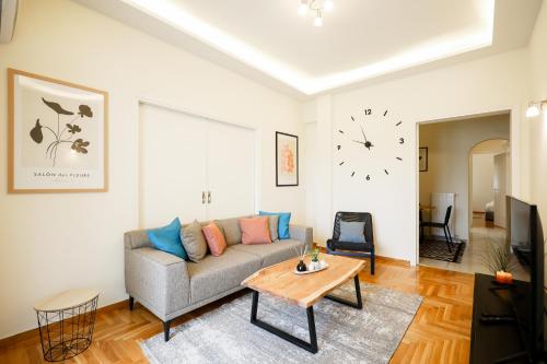 Embassy Residence - 3 Bedroom - Greecing