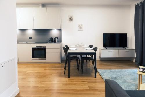 ComeCasa modern Terraced & Palestra Apartment