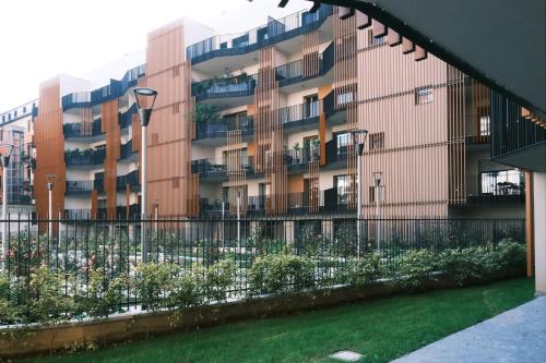 ComeCasa modern Terraced & Palestra Apartment
