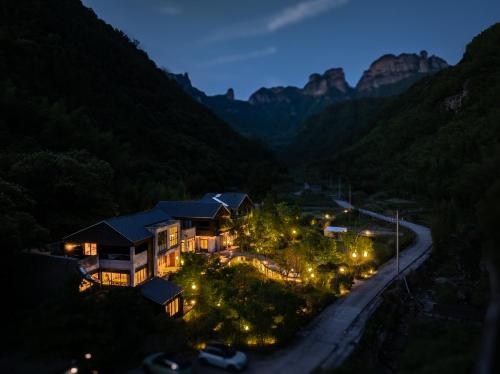 Fotografie z fotogalerie ubytování Xianju What Fun Hotel Shenxianju Scenic Area v destinaci Xianju