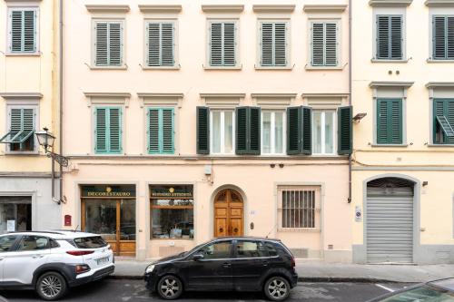 Via Palazzuolo 87 - Florence Charming Apartments - Newly Renovated Elegance and Style Near Station
