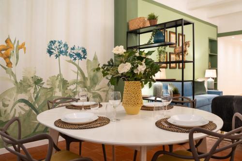 Via Palazzuolo 87 - Florence Charming Apartments - Newly Renovated Elegance and Style Near Station