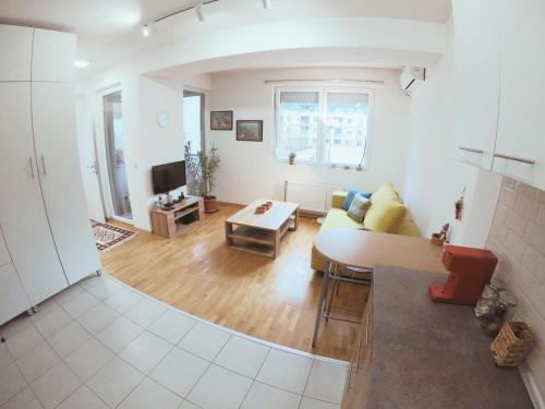 TV a/nebo společenská místnost v ubytování Oleander Apartment