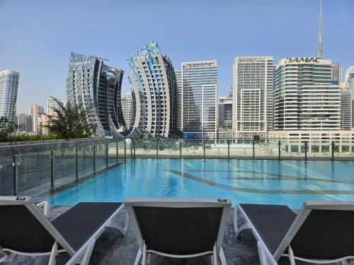 Business Bay Studio Binghatti Canal with Terrace
