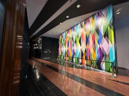 Imagen de la galería de Manhattan Luxe Views L14 Pool Spa Gym 1BR 1 Bath 1 Secure Parking Central City, en Canberra