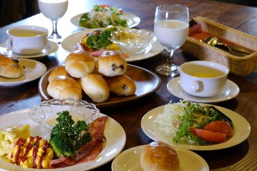 Đồ ăn tại/gần nhà khách