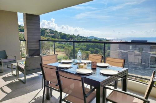 Kiara - Beach by foot terrace Isolella - by TGB