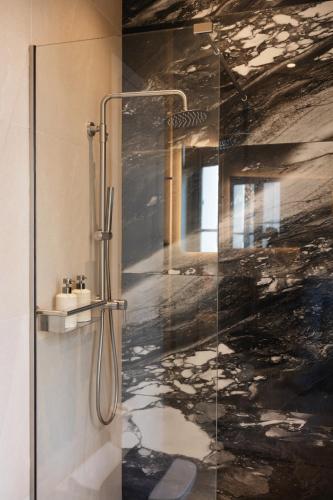 Airy Athens Suitesにあるバスルーム
