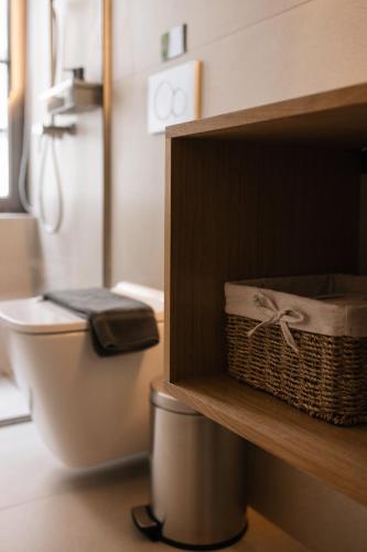 Airy Athens Suitesにあるバスルーム