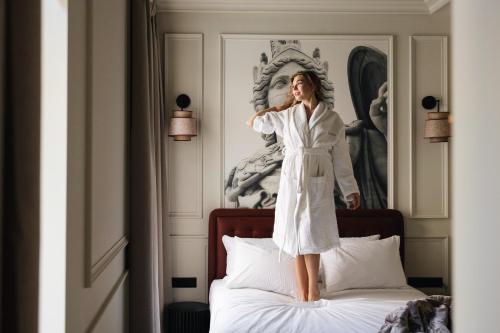 Airy Athens Suitesにあるベッド