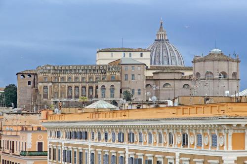 St Peter Giant Apartment