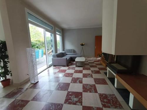 Appartement spacieux à Montreuil, terrasse agréable, 150 m²
