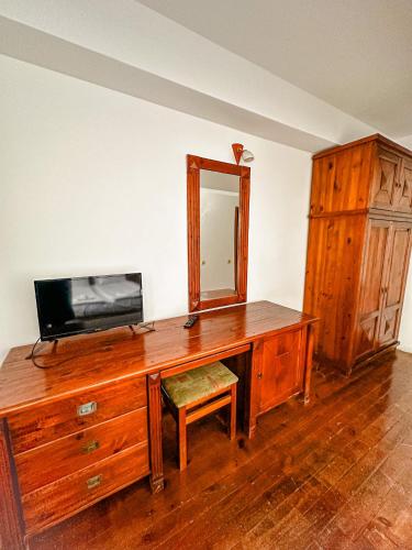 Televisyen dan/atau pusat hiburan di Banderitsa Hotel