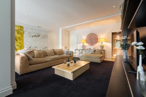 Via del Campuccio, 72 - 300 sqm Luxurious with Parking and Private Terrace - Florence Charming Apartments