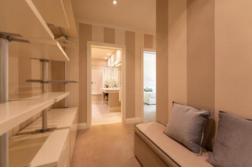 Via del Campuccio, 72 - 300 sqm Luxurious with Parking and Private Terrace - Florence Charming Apartments