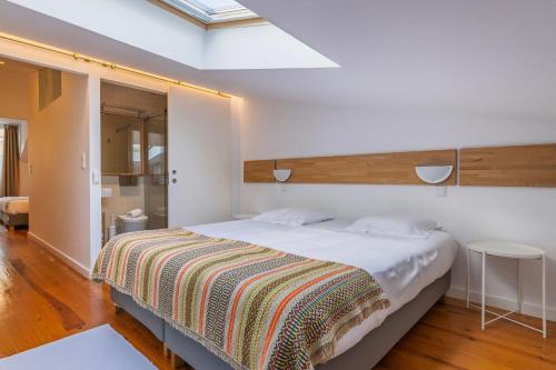 Modern & Hidden Apartment by LovelyStay