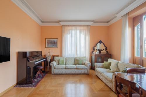 Tomas' house Clodio