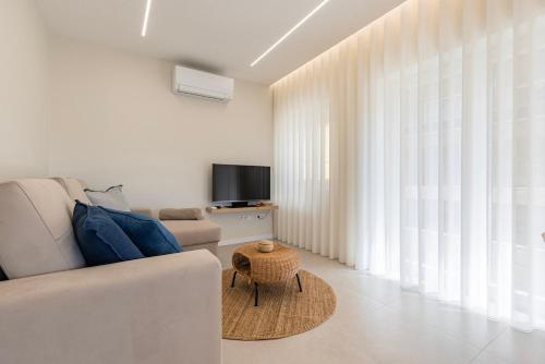 Apartamento novo junto ao metro - 1E