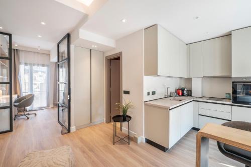 Lykavittos hill- penthouse