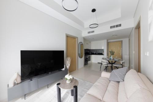 Cozy 2BR in Business Bay, Aykon Tower