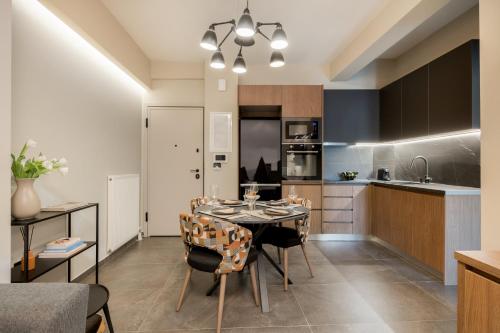 Alfalfa Pagrati - Stylish Apartment near Caravel & Center