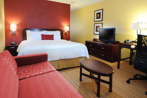 Courtyard by Marriott Houston Hobby Airport Image