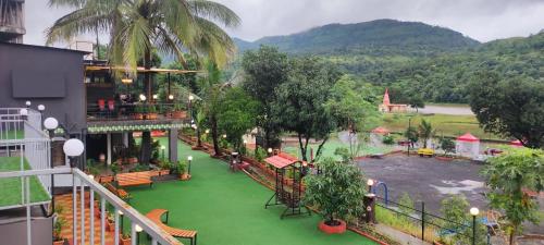 Nespecifikovaný výhled na hory nebo výhled na hory při pohledu z hotelu