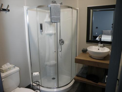 Ένα μπάνιο στο Motel Hotelia