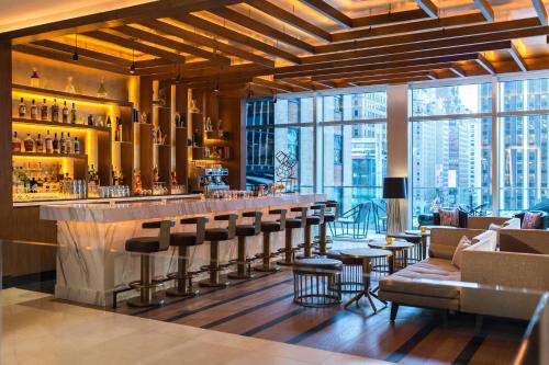 Drinks på Renaissance New York Midtown Hotel