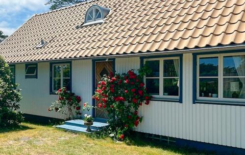 Taman di luar Pet Friendly Home In Skummelslövsstrand