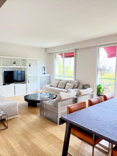 Apartment with eiffel tower and Seine view Blériot