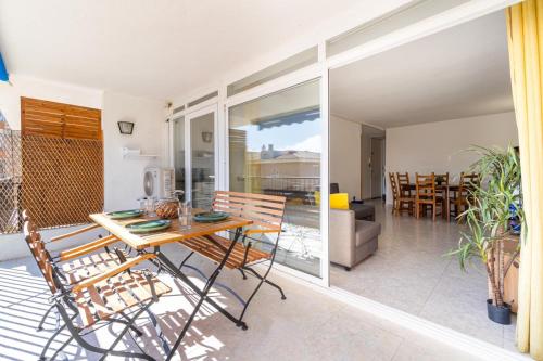 UHC El Cranc Apartments
