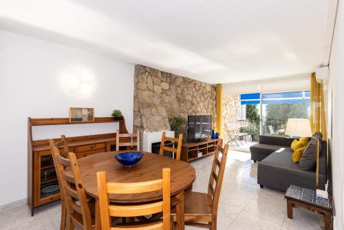 UHC El Cranc Apartments
