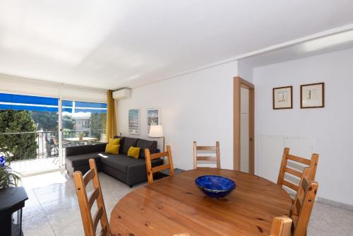 UHC El Cranc Apartments