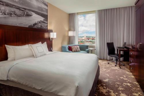Courtyard by Marriott Portland City Center Image