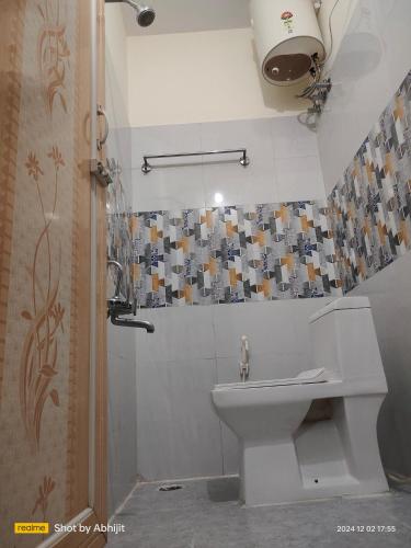 Un baño de JSK Building
