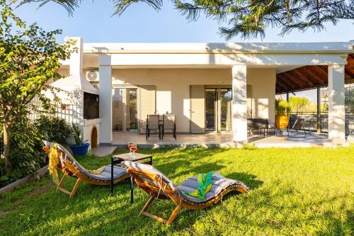 Kalamata Garden Haven - Escape Amidst Greenery