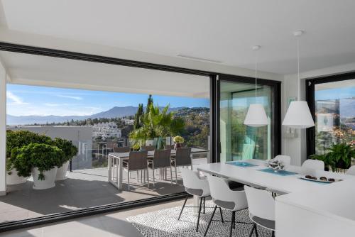 Modern 4BR Villa with Pool & Sea Views