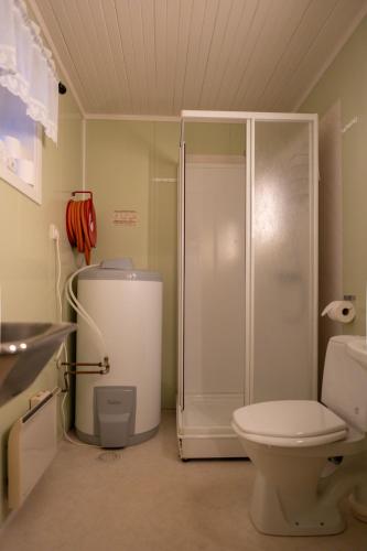 Ένα μπάνιο στο Anitas Waterfront Cabins